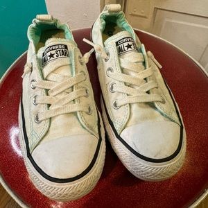 Women’s slip on converse size 8